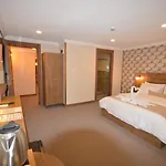 Arsisa Hotell