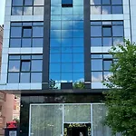 Arsisa Hotell *