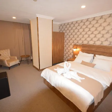 Hotell Arsisa *